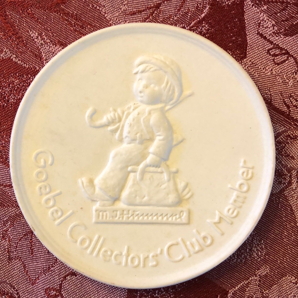 Goebel Collectors Club Plaque-Vintage